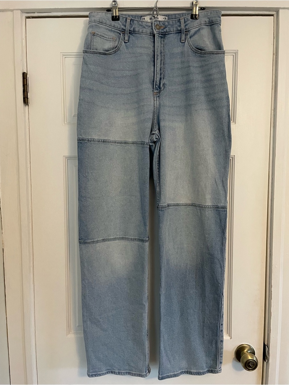 Hollister Light Blue Curvy Ultra High-Rise Dad Jean- patch detail